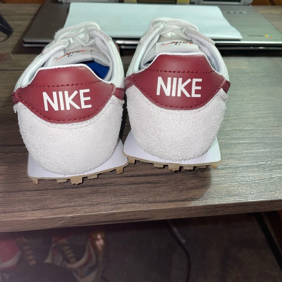 NWT Nike Summit White and Team Red Sneakers - Picture 6 of 10